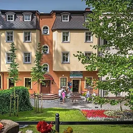 Alexander Bed and breakfast 3*