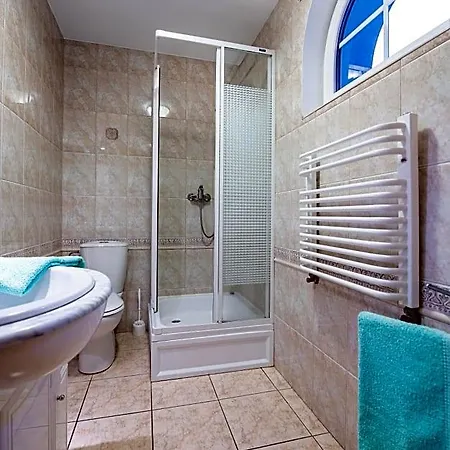 Alexander Bed and breakfast 3*