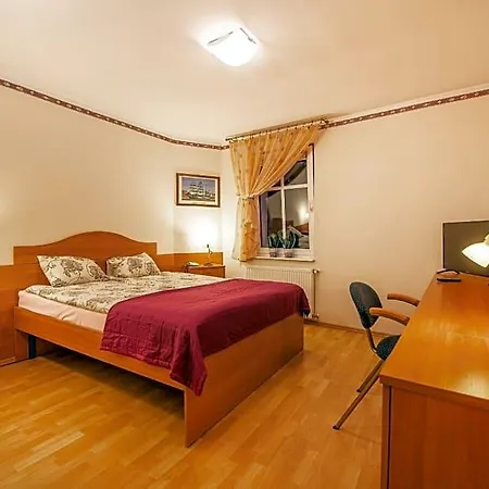 Alexander Bed and breakfast 3*