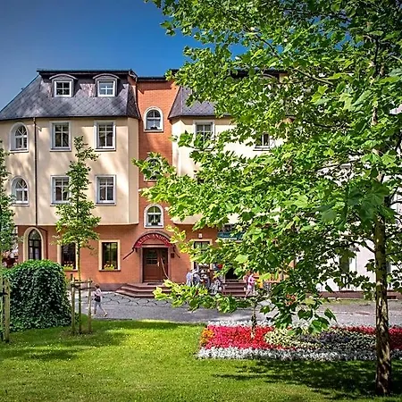 Alexander Bed and breakfast 3*